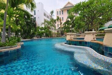 هتل Baan Karonburi Resort