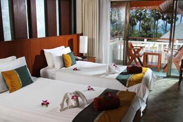 هتل Baan Karonburi Resort