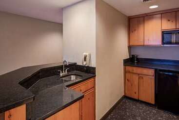 هتل Best Western Greenfield Inn