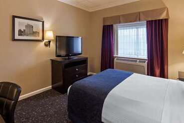 هتل Best Western Greenfield Inn