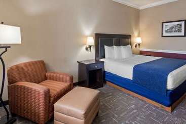 هتل Best Western Greenfield Inn