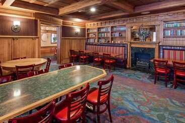 هتل Best Western Greenfield Inn