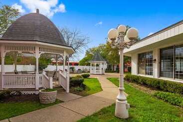 هتل Best Western Greenfield Inn