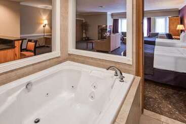 هتل Best Western Greenfield Inn