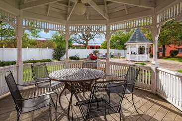 هتل Best Western Greenfield Inn