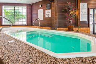 هتل Best Western Greenfield Inn