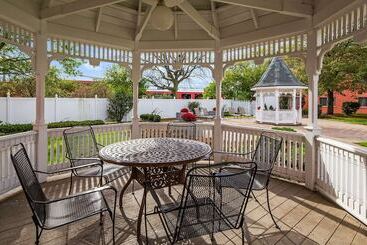 هتل Best Western Greenfield Inn