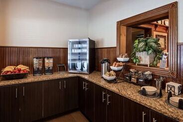 هتل Best Western Greenfield Inn
