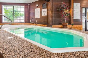 هتل Best Western Greenfield Inn