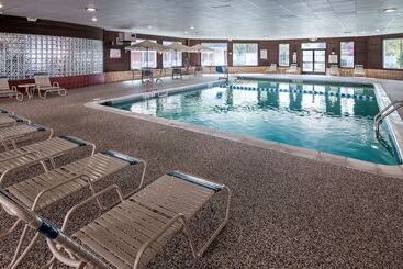 هتل Best Western Greenfield Inn