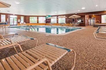هتل Best Western Greenfield Inn
