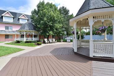 هتل Best Western Greenfield Inn
