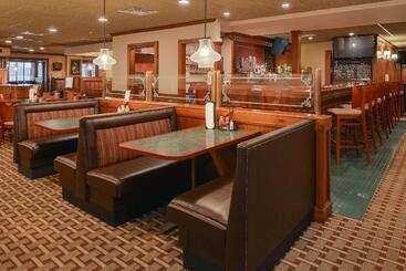 هتل Best Western Greenfield Inn