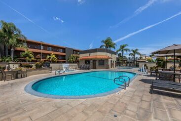 هتل Best Western Plus Stovall S Inn