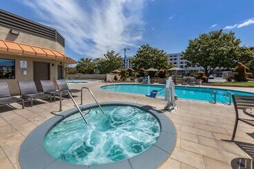 هتل Best Western Plus Stovall S Inn