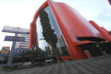 هتل Blue Tree Towers Batel Curitiba