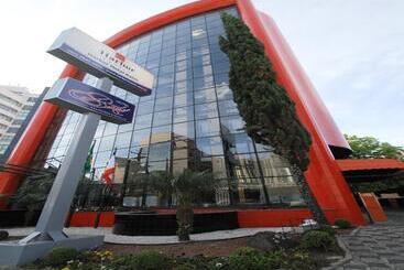 هتل Blue Tree Towers Batel Curitiba