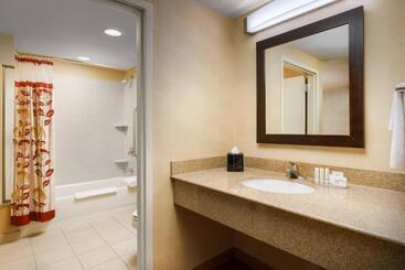 هتل Courtyard Boston South Boston