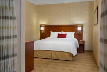 هتل Courtyard Boston South Boston