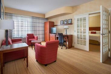 هتل Courtyard Boston South Boston