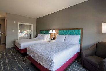 هتل Hampton Inn By Hilton Kamloops