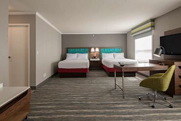 هتل Hampton Inn By Hilton Kamloops