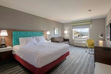 هتل Hampton Inn By Hilton Kamloops
