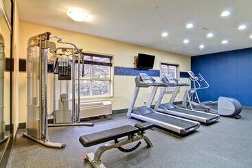 هتل Hampton Inn By Hilton Kamloops