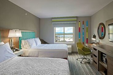 هتل Hampton Inn By Hilton Kamloops