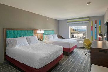 هتل Hampton Inn By Hilton Kamloops