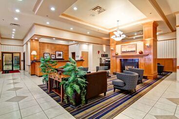 هتل Hampton Inn By Hilton Kamloops