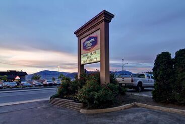 هتل Hampton Inn By Hilton Kamloops