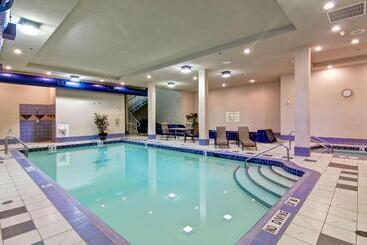 هتل Hampton Inn By Hilton Kamloops