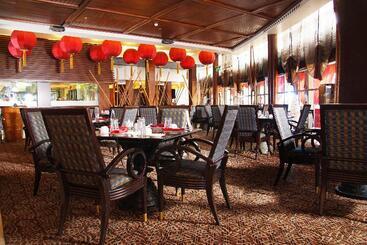 هتل Holiday Inn Kuwait By Ihg