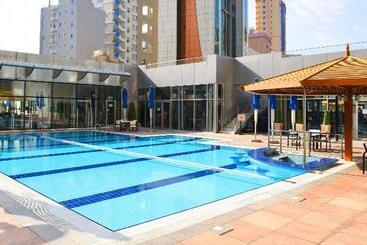 هتل Holiday Inn Kuwait By Ihg