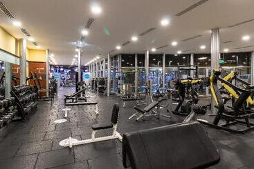 هتل Holiday Inn Kuwait By Ihg