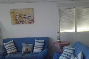 هتل Hostal Puerto Genovés