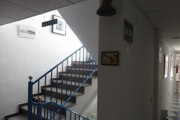 هتل Hostal Puerto Genovés