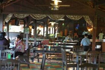 هتل Kampung Tok Senik Resort