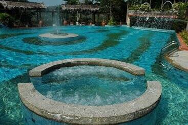 هتل Kampung Tok Senik Resort