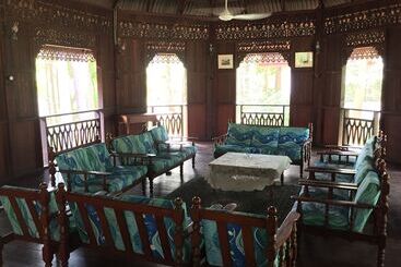 هتل Kampung Tok Senik Resort