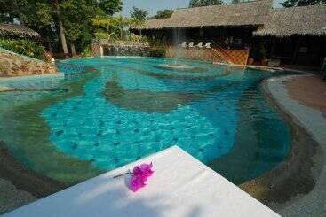 هتل Kampung Tok Senik Resort