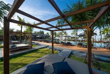 هتل La Flora Khao Lak   Sha Extra Plus