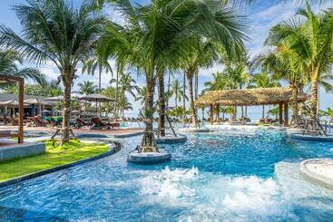 هتل La Flora Khao Lak Sha Extra Plus