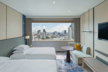 هتل Millennium Hilton Bangkok