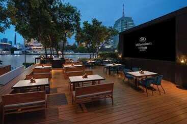 هتل Millennium Hilton Bangkok