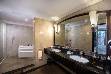 בית מלון כפרי Miri Marriott Resort & Spa