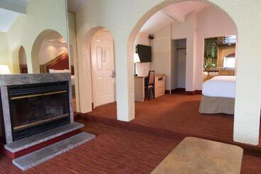 בית מלון כפרי Paradise Stream Resort