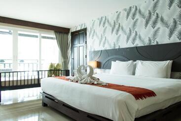 هتل Pattawia Resort & Spa, Pranburi