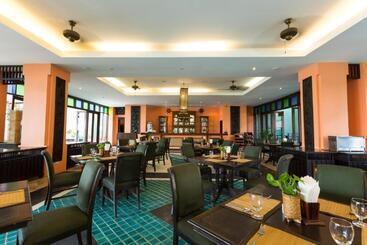 هتل Pattawia Resort & Spa, Pranburi